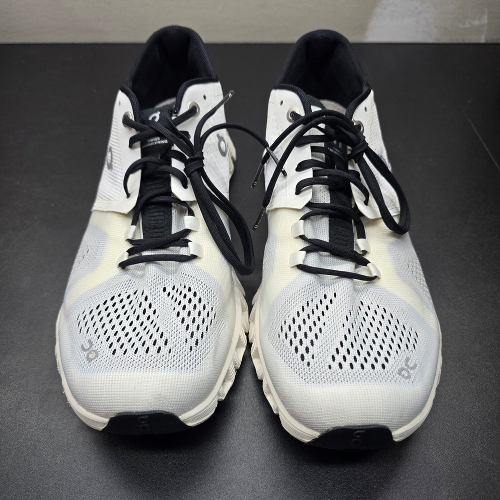 On Cloud X Womens White Black Running Shoes 40.99702 Size 10 US